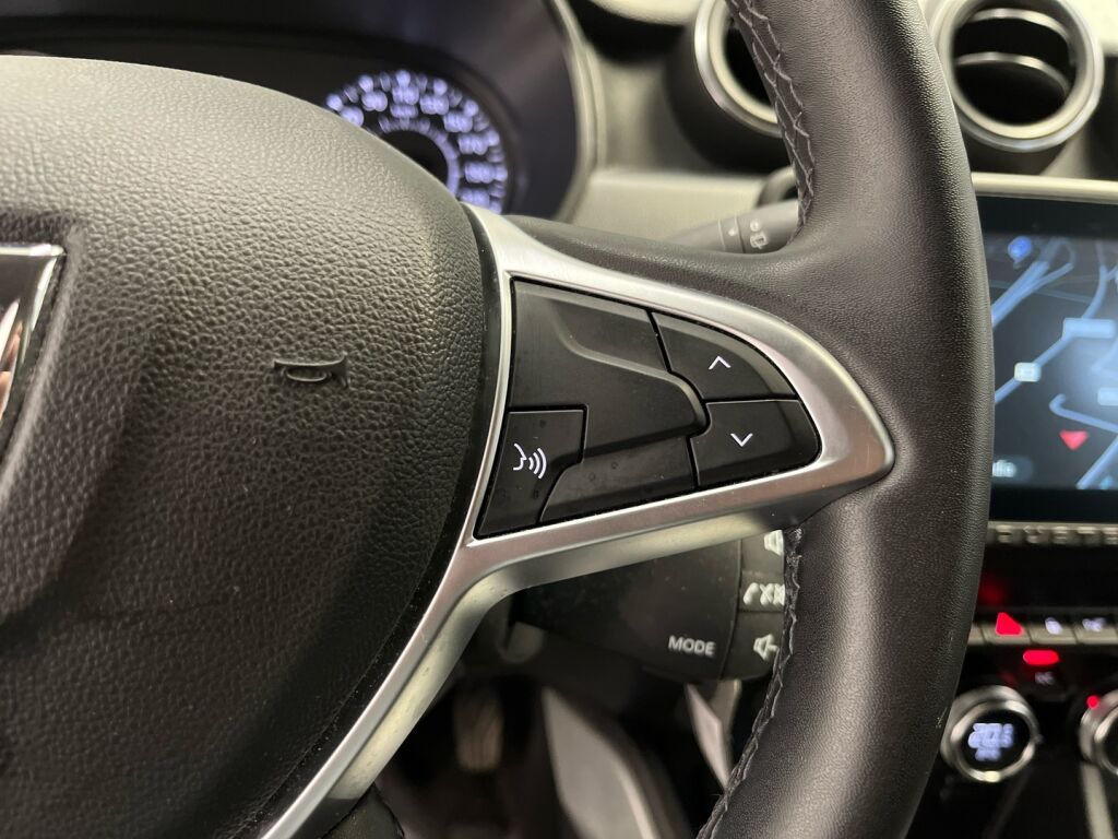 Dacia Duster 2022 Valkoinen