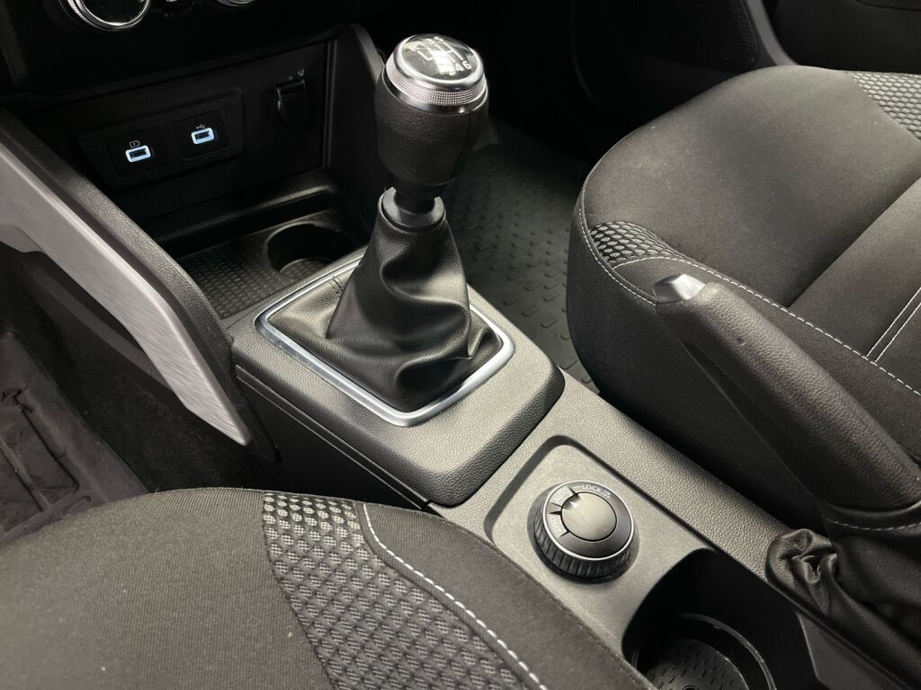 Dacia Duster 2022 Valkoinen