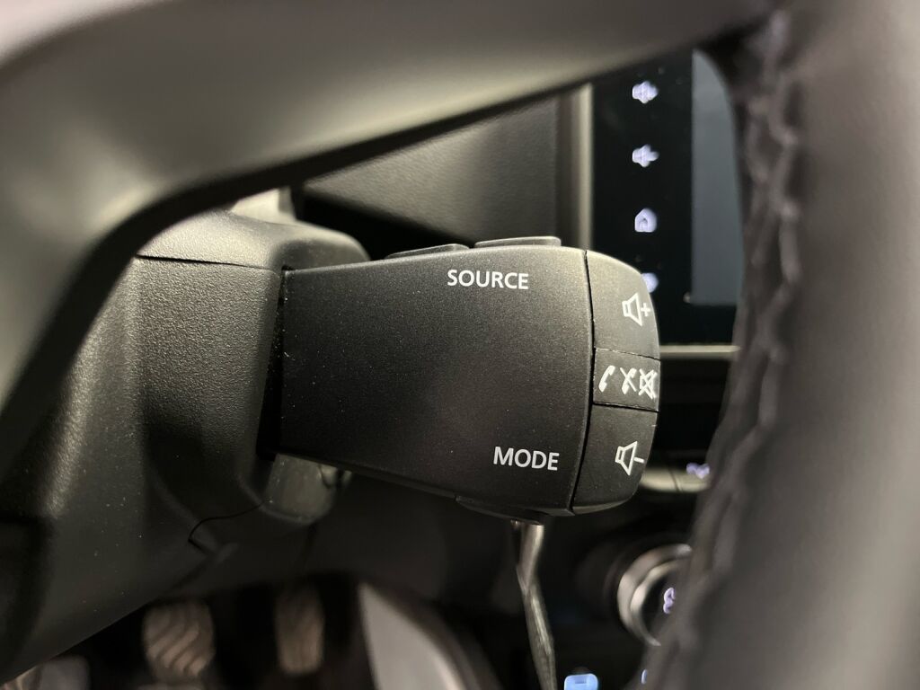 Dacia Duster 2022 Valkoinen