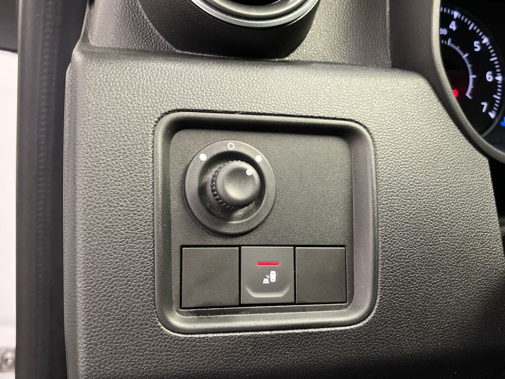 Dacia Duster 2022 Valkoinen