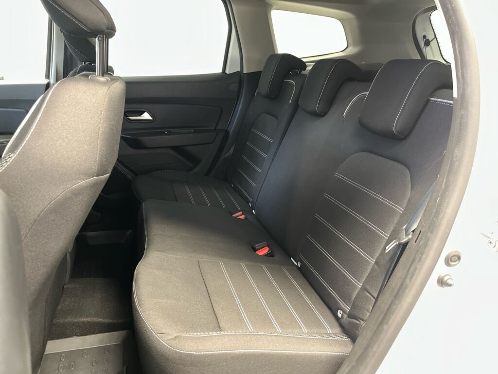 Dacia Duster 2022 Valkoinen