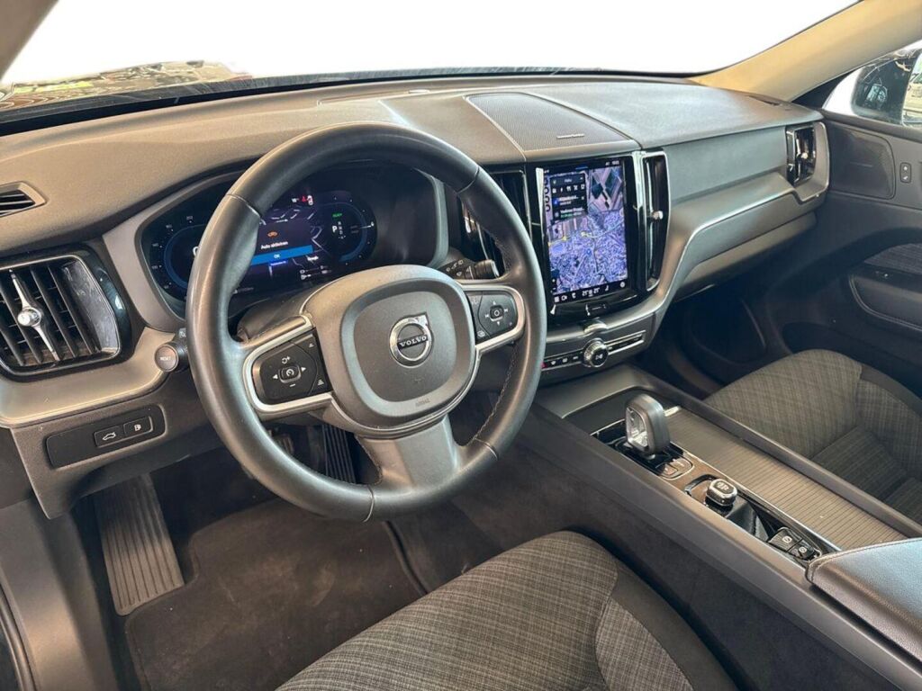 Volvo XC60 2023 Musta