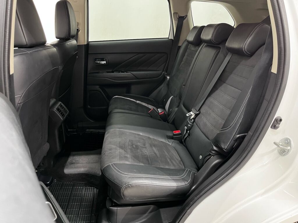 Mitsubishi Outlander PHEV 2019 Valkoinen