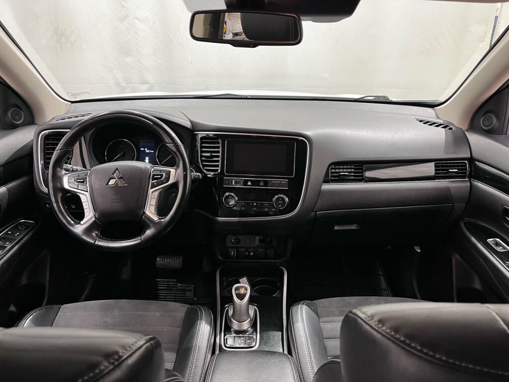 Mitsubishi Outlander PHEV 2019 Valkoinen