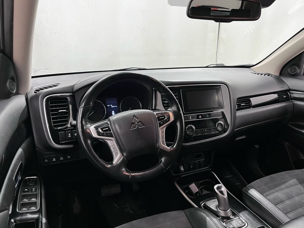 Mitsubishi Outlander PHEV 2019 Valkoinen