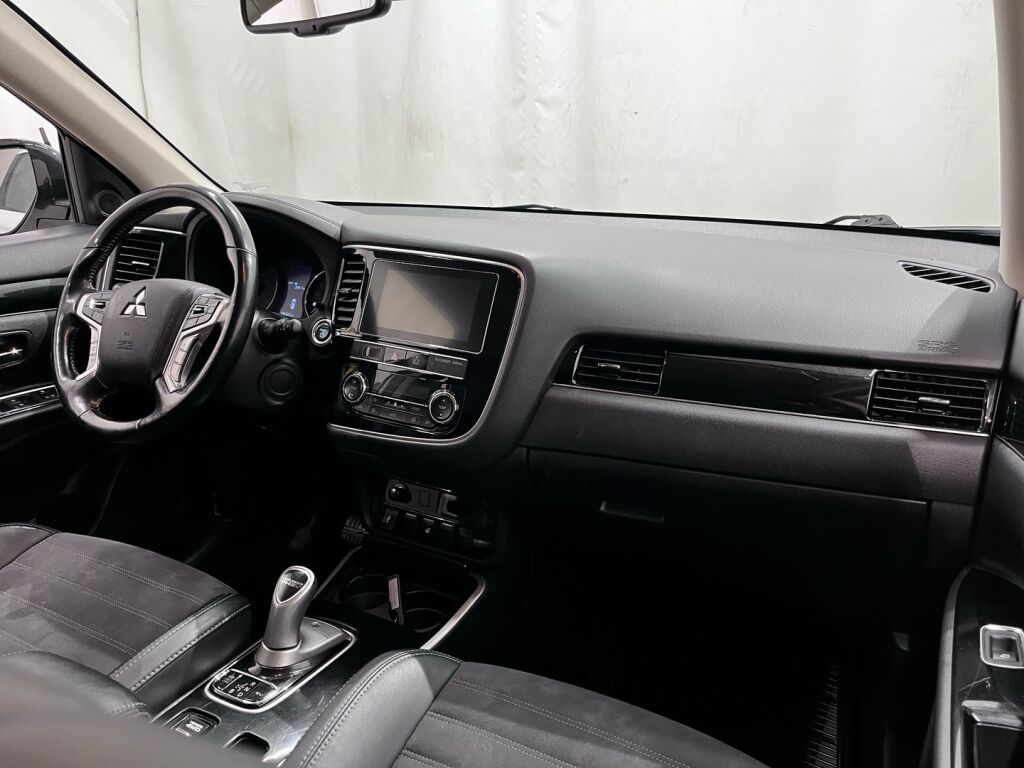 Mitsubishi Outlander PHEV 2019 Valkoinen