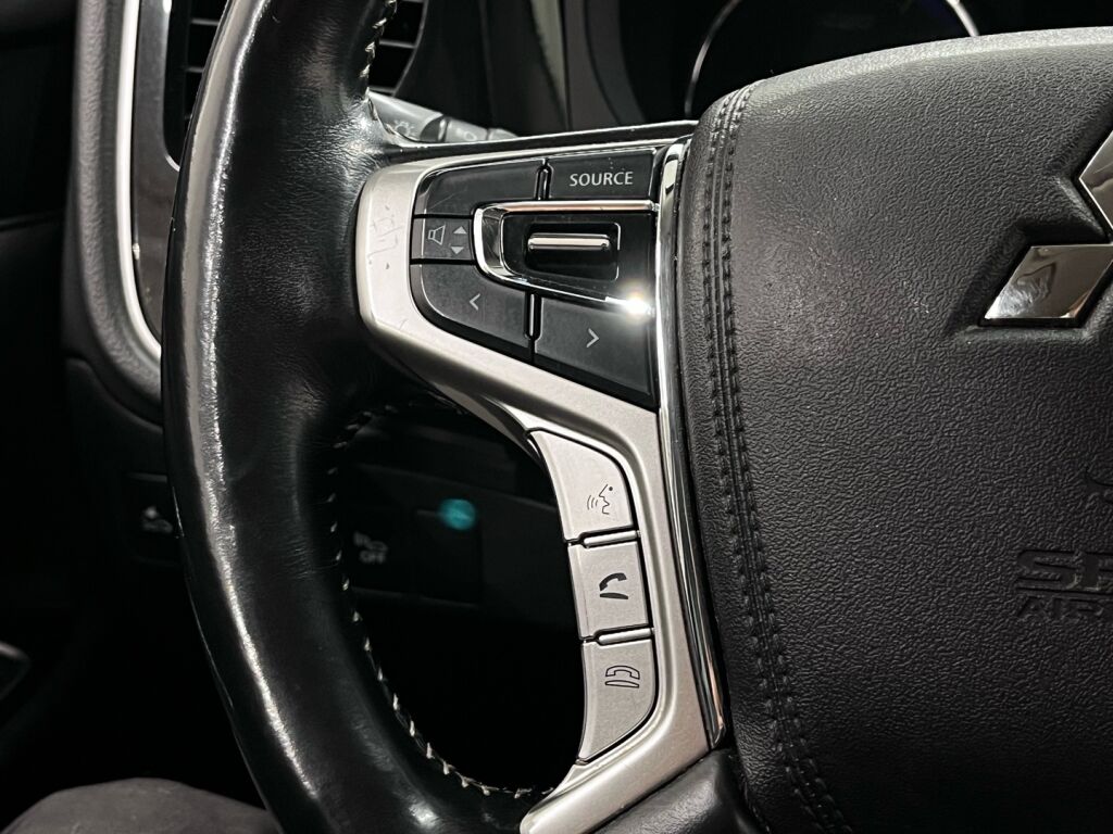 Mitsubishi Outlander PHEV 2019 Valkoinen