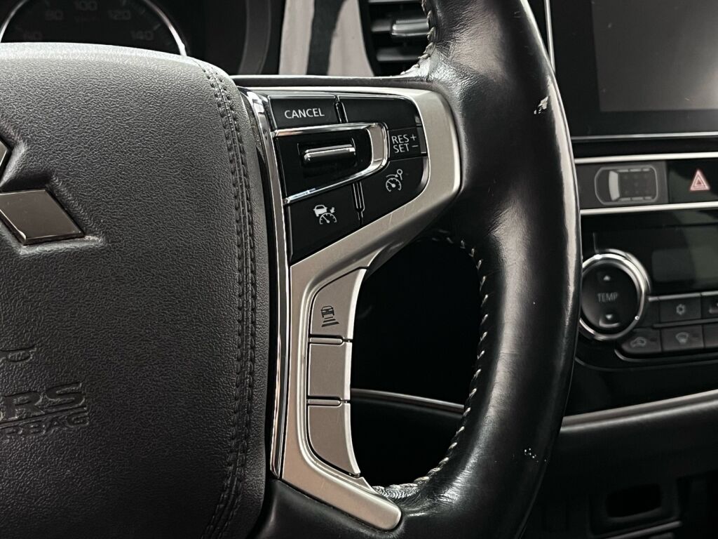 Mitsubishi Outlander PHEV 2019 Valkoinen