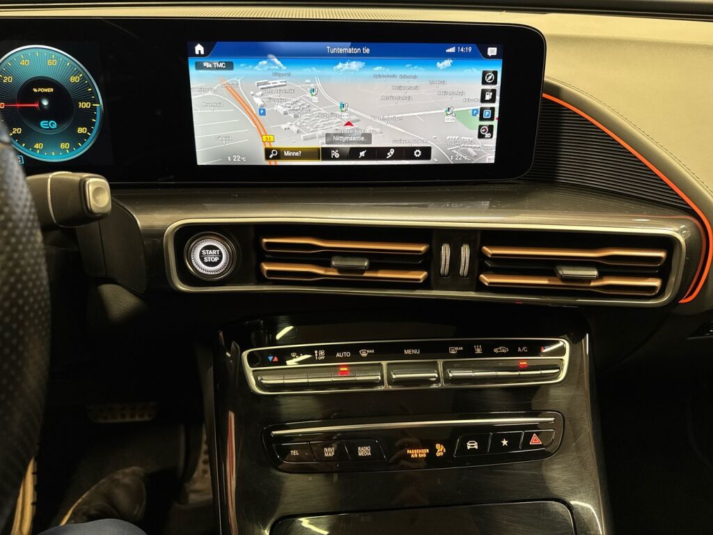 Mercedes-Benz EQC 2021 Valkoinen