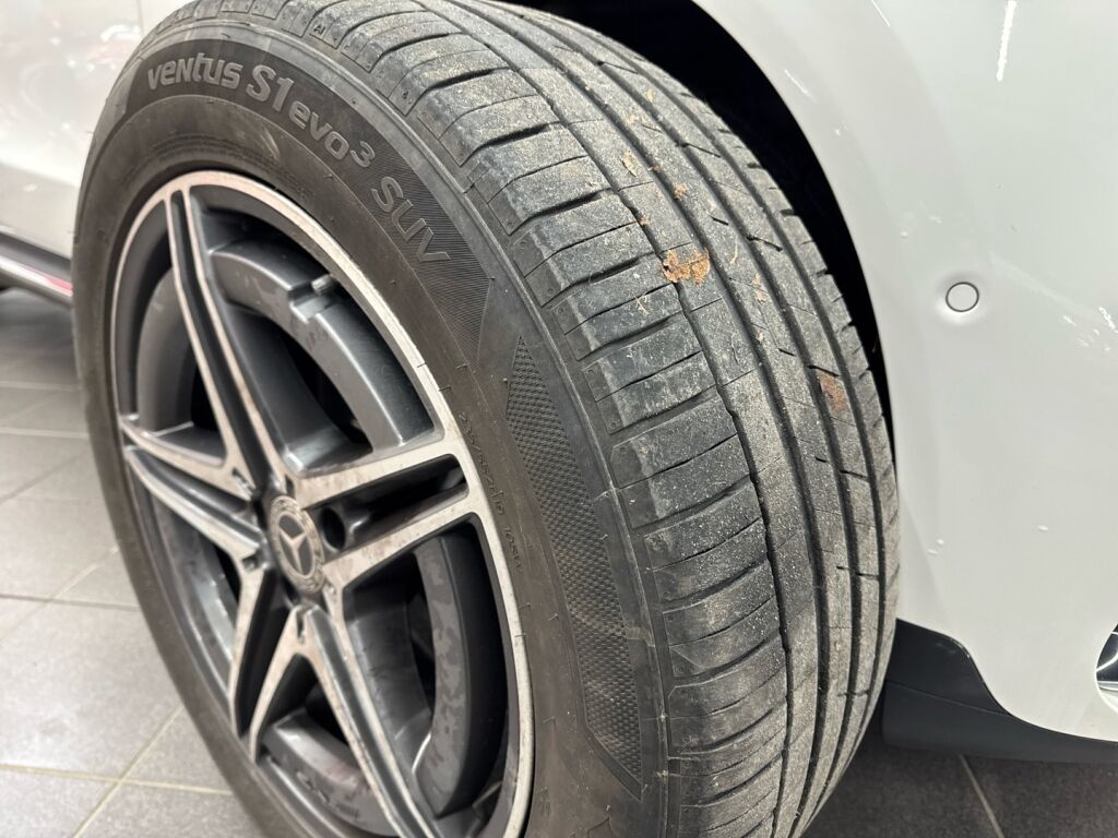 Mercedes-Benz EQC 2021 Valkoinen