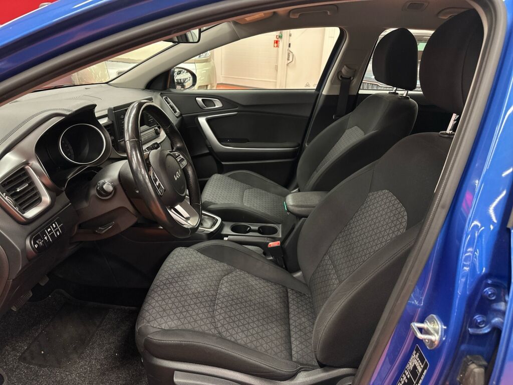 Kia Ceed 2022 Sininen