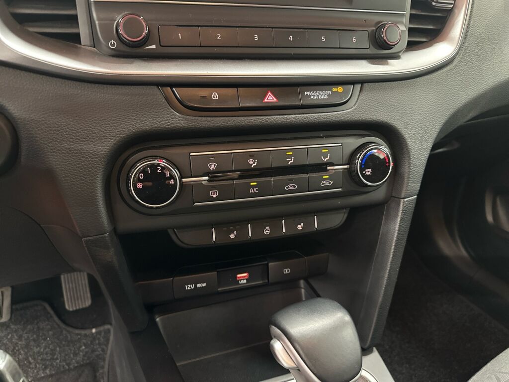 Kia Ceed 2022 Sininen