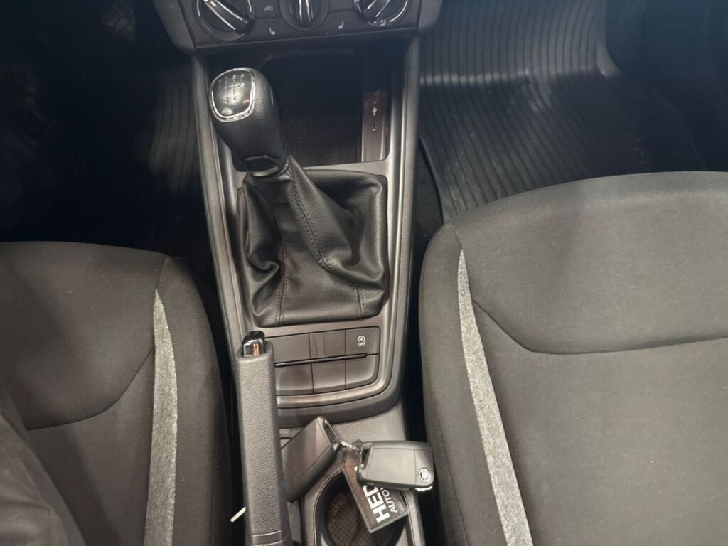 Skoda Kamiq 2022 Sininen