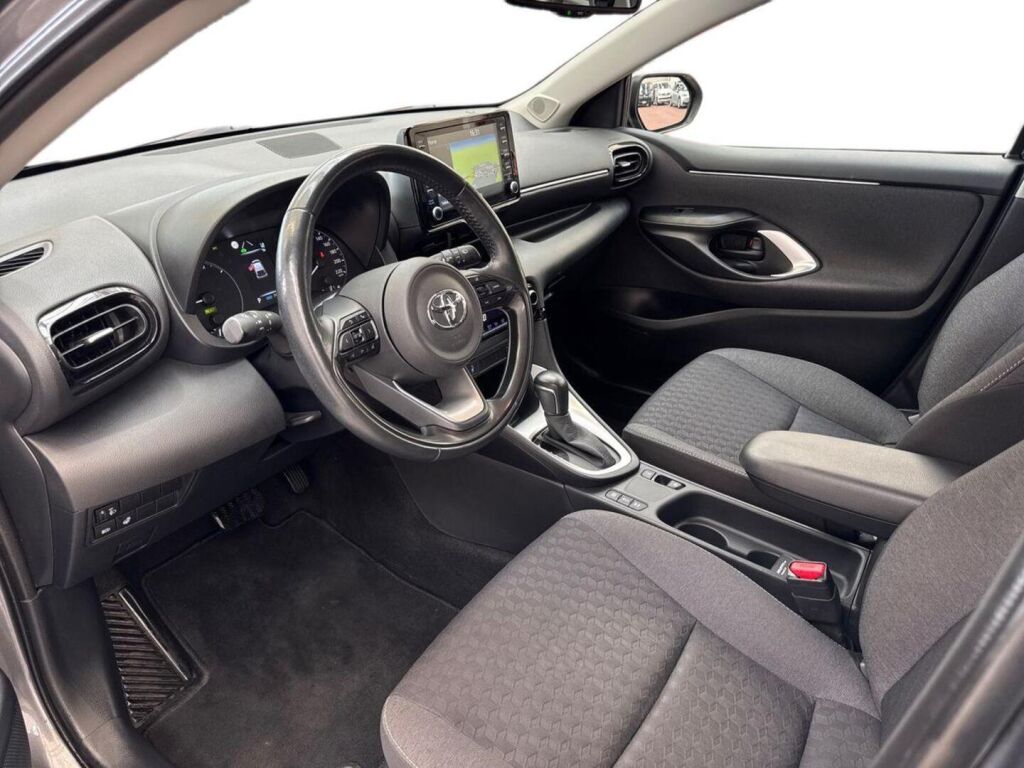 Toyota Yaris 2022 Harmaa