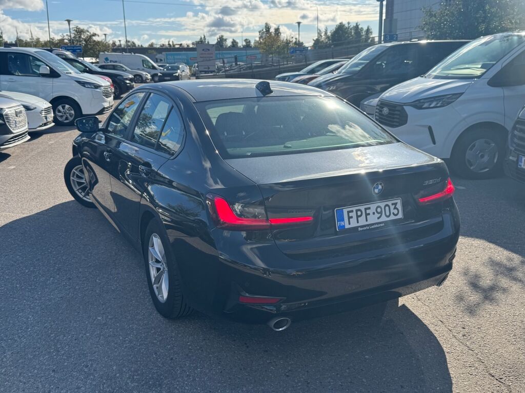 BMW 320 2022 Musta