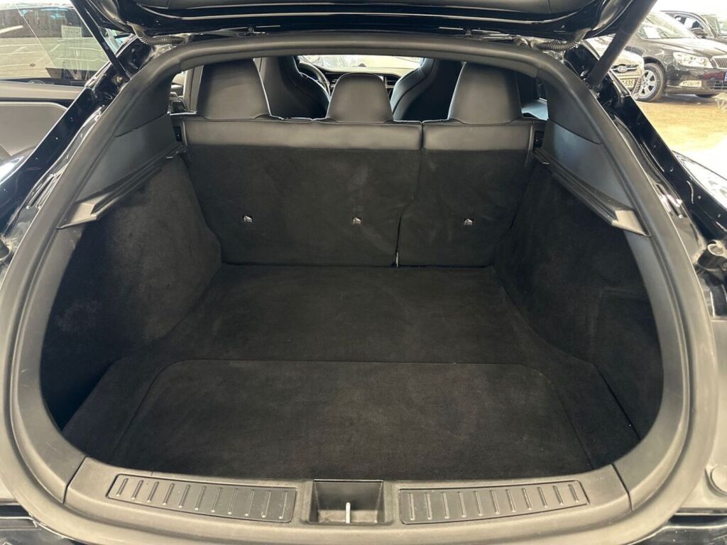 Tesla Model S 2018 Musta