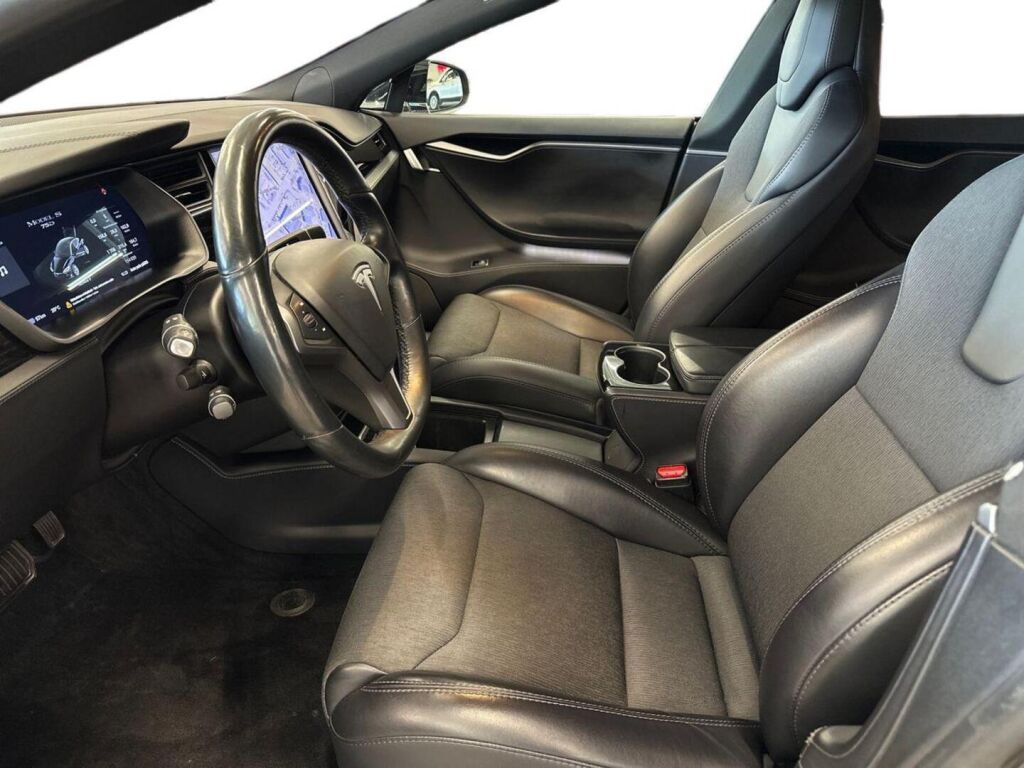 Tesla Model S 2018 Musta