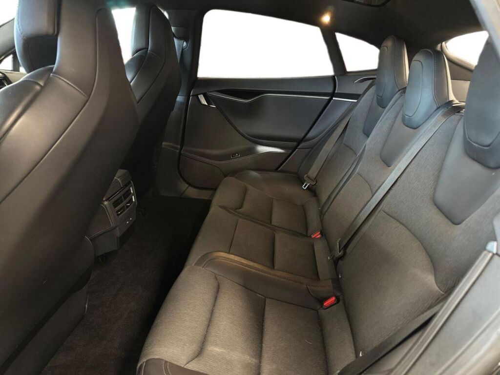 Tesla Model S 2018 Musta