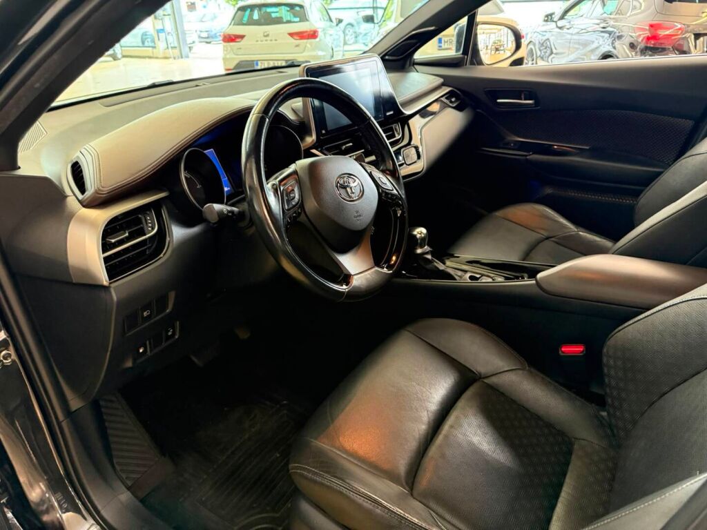 Toyota C-HR 2019 Musta