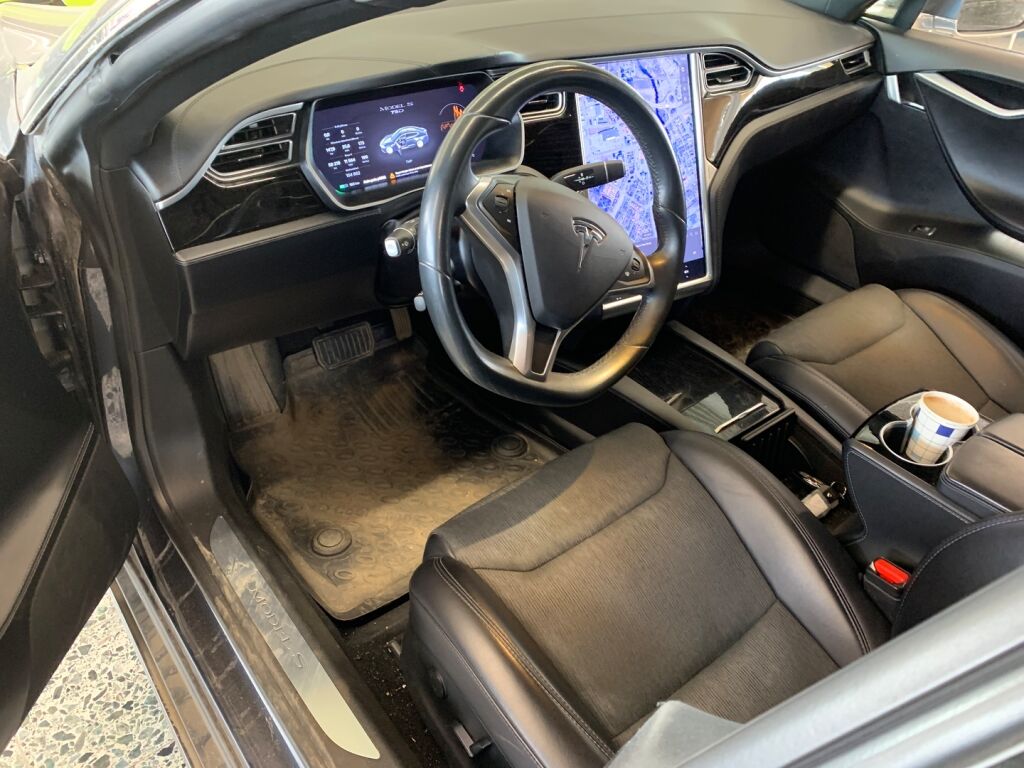 Tesla Model S 2018 Harmaa