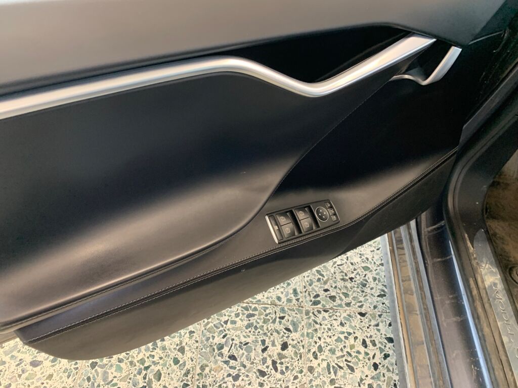 Tesla Model S 2018 Harmaa