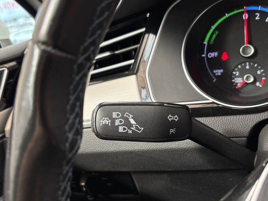 Volkswagen Passat 2016 Valkoinen