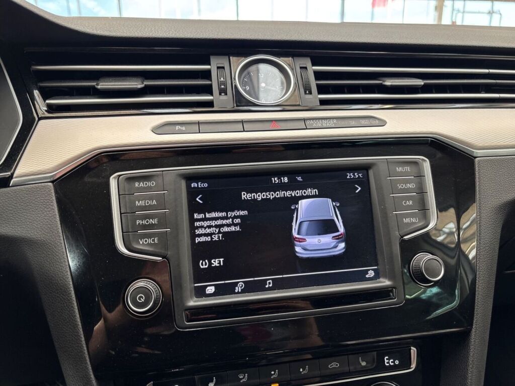 Volkswagen Passat 2016 Valkoinen