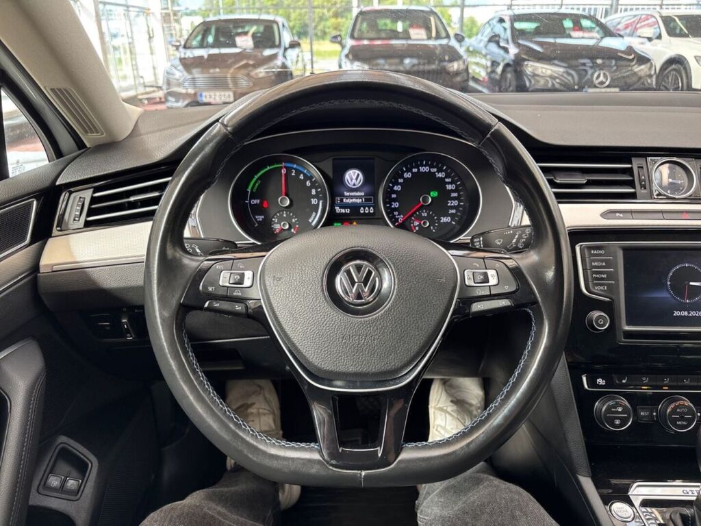 Volkswagen Passat 2016 Valkoinen