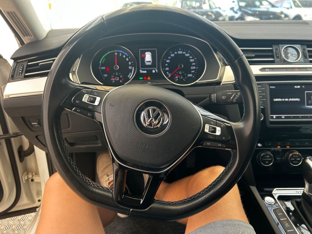 Volkswagen Passat 2016 Valkoinen
