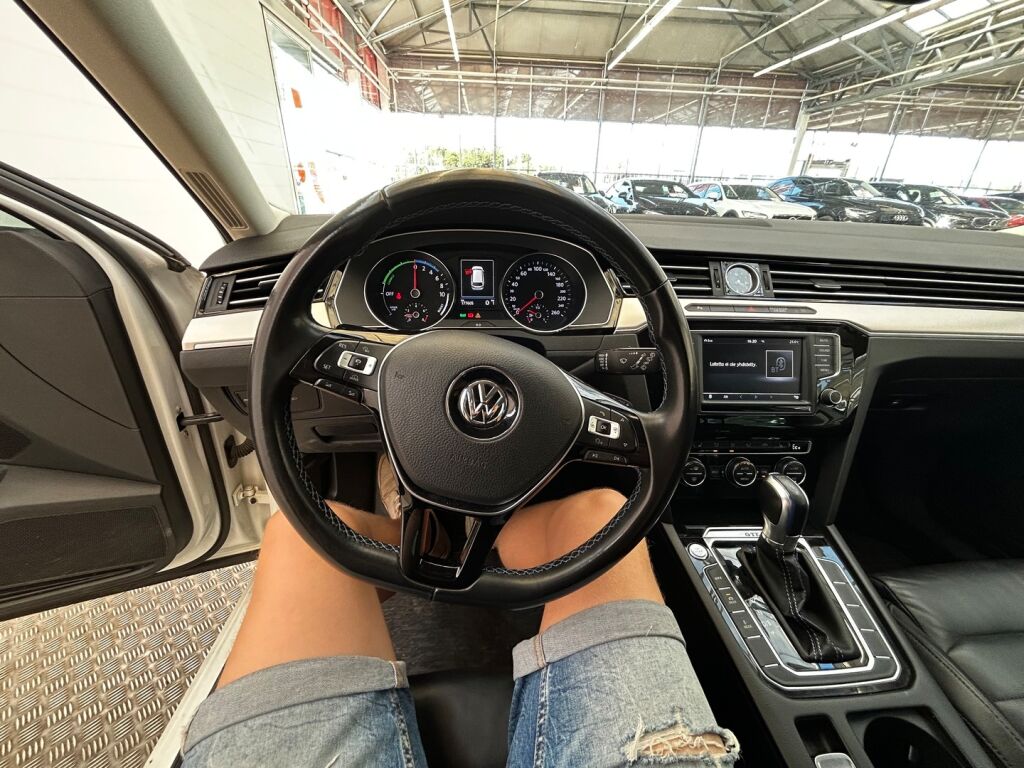 Volkswagen Passat 2016 Valkoinen