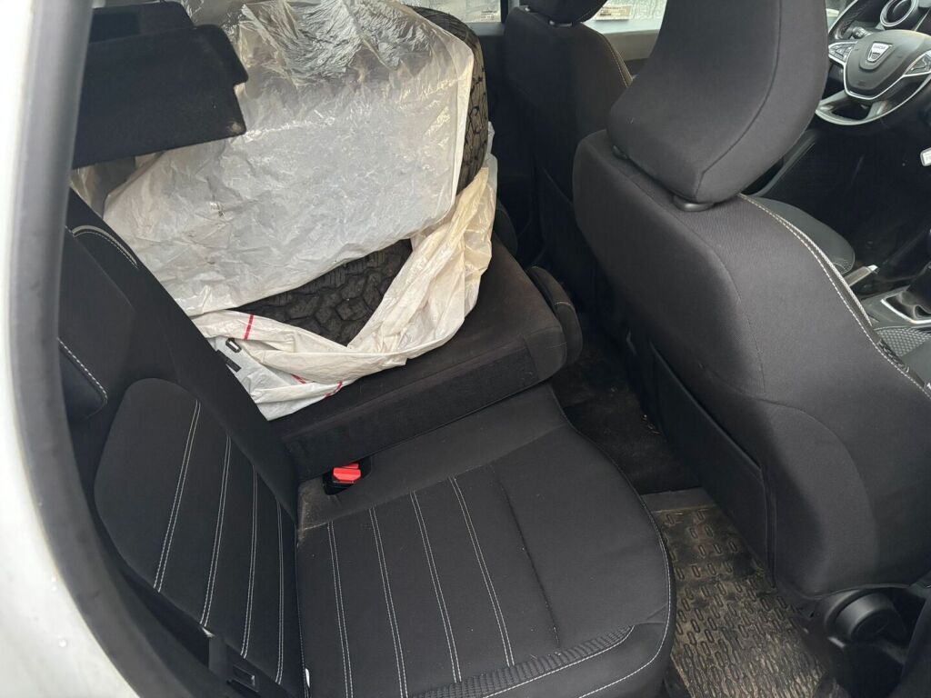 Dacia Duster 2022 Valkoinen