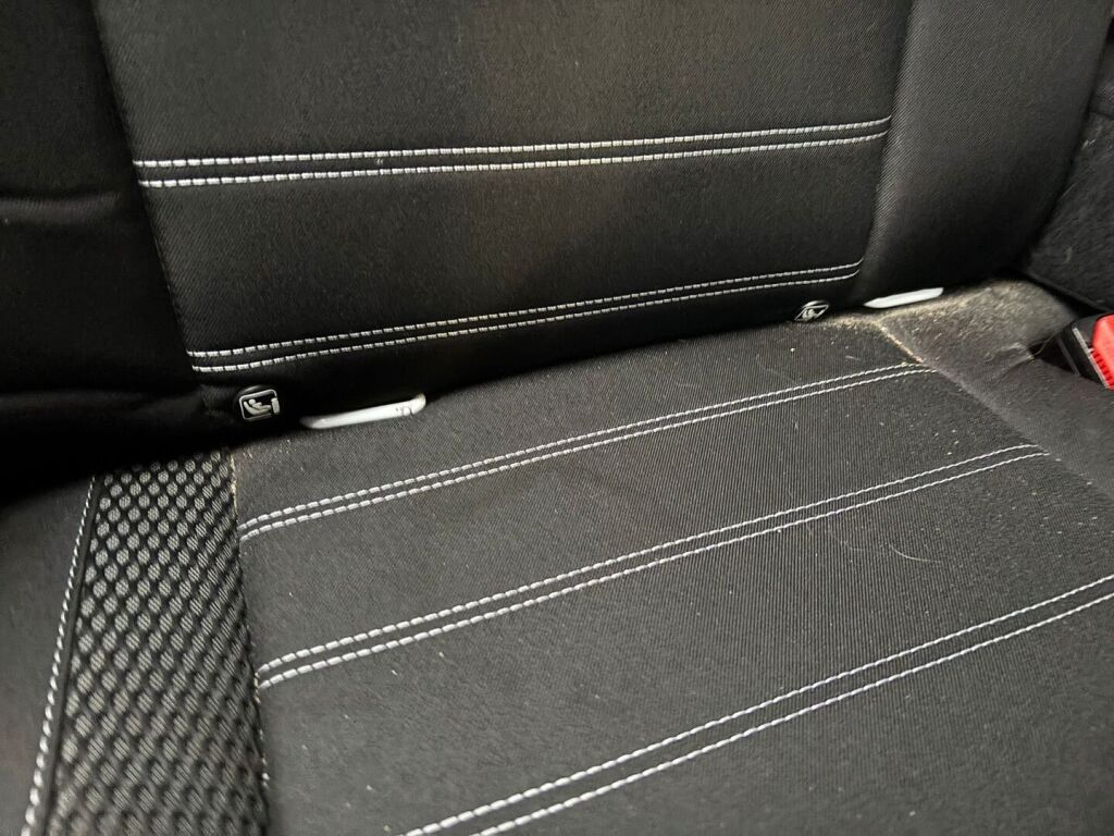 Dacia Duster 2022 Valkoinen