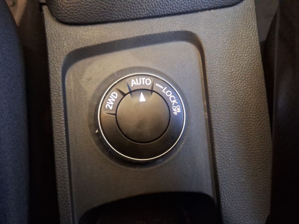 Dacia Duster 2022 Valkoinen