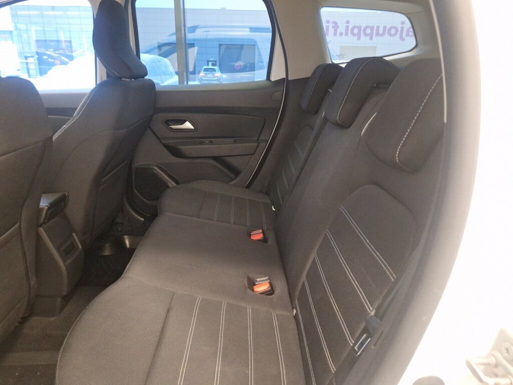Dacia Duster 2022 Valkoinen