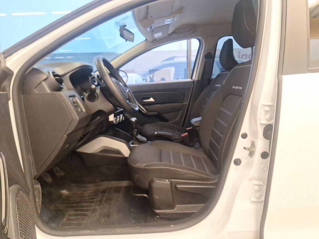 Dacia Duster 2022 Valkoinen