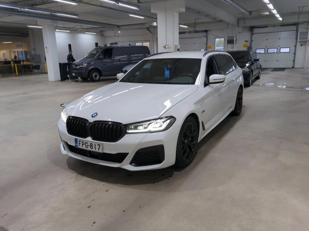BMW 530 2022 Valkoinen