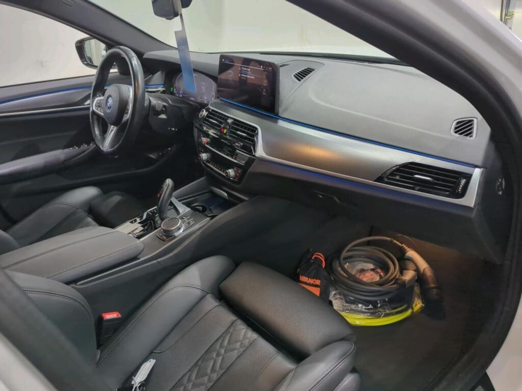 BMW 530 2022 Valkoinen