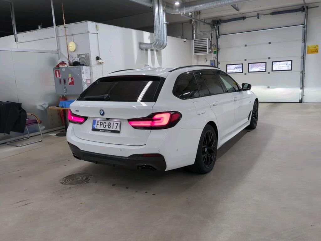 BMW 530 2022 Valkoinen