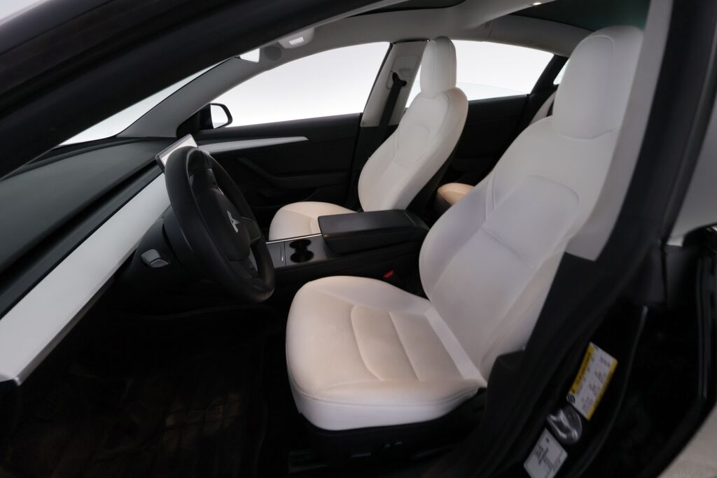 Tesla Model 3 2022 Musta