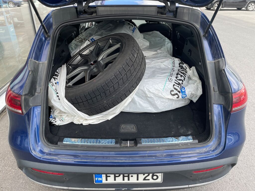 Mercedes-Benz EQC 2021 Sininen