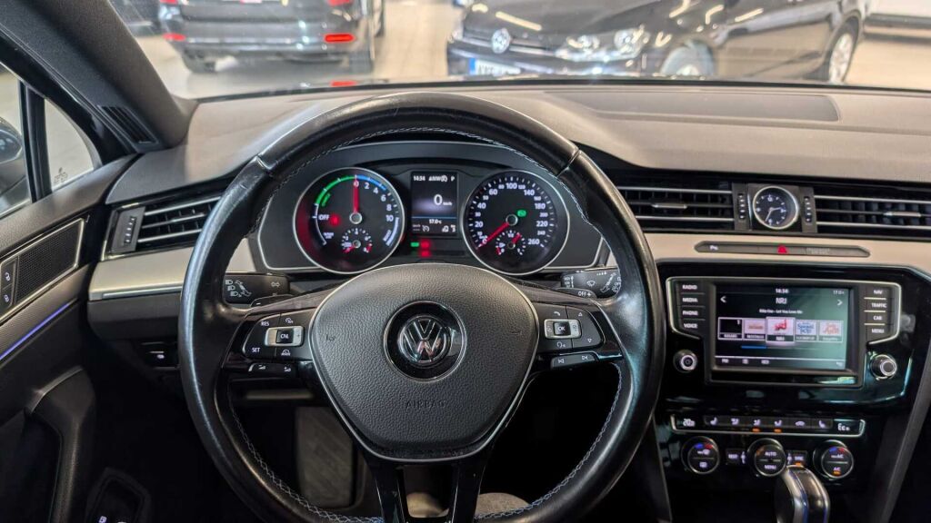 Volkswagen Passat 2017 Harmaa