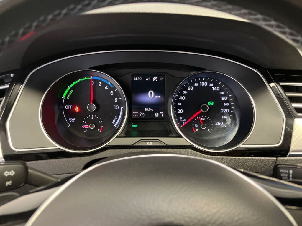 Volkswagen Passat 2017 Harmaa