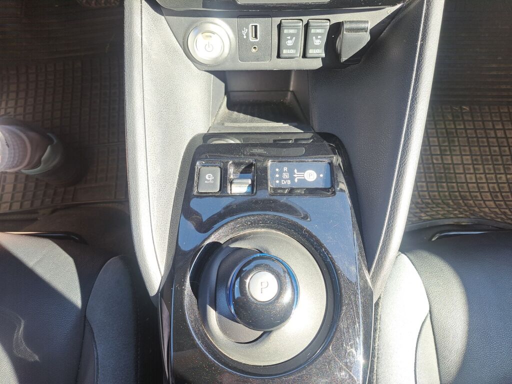Nissan Leaf 2021 Valkoinen