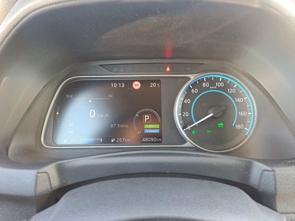 Nissan Leaf 2021 Valkoinen