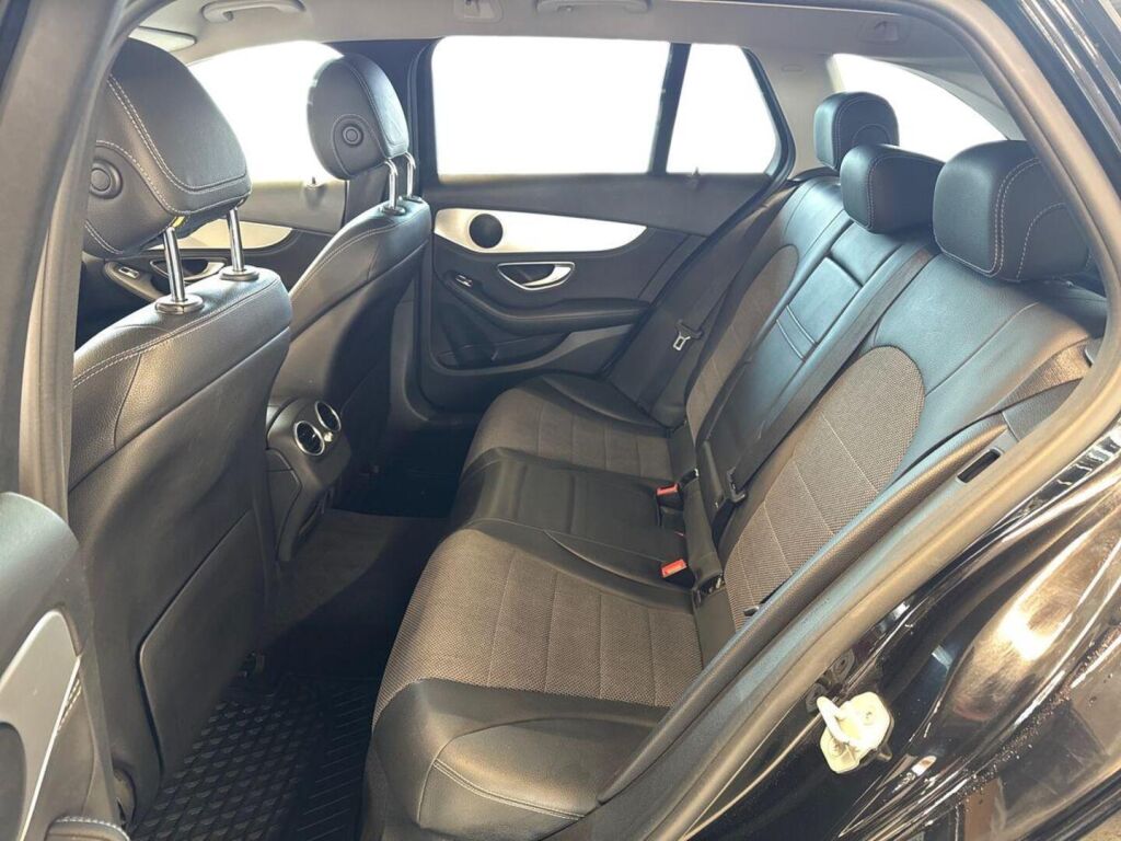 Mercedes-Benz C 2015 Musta