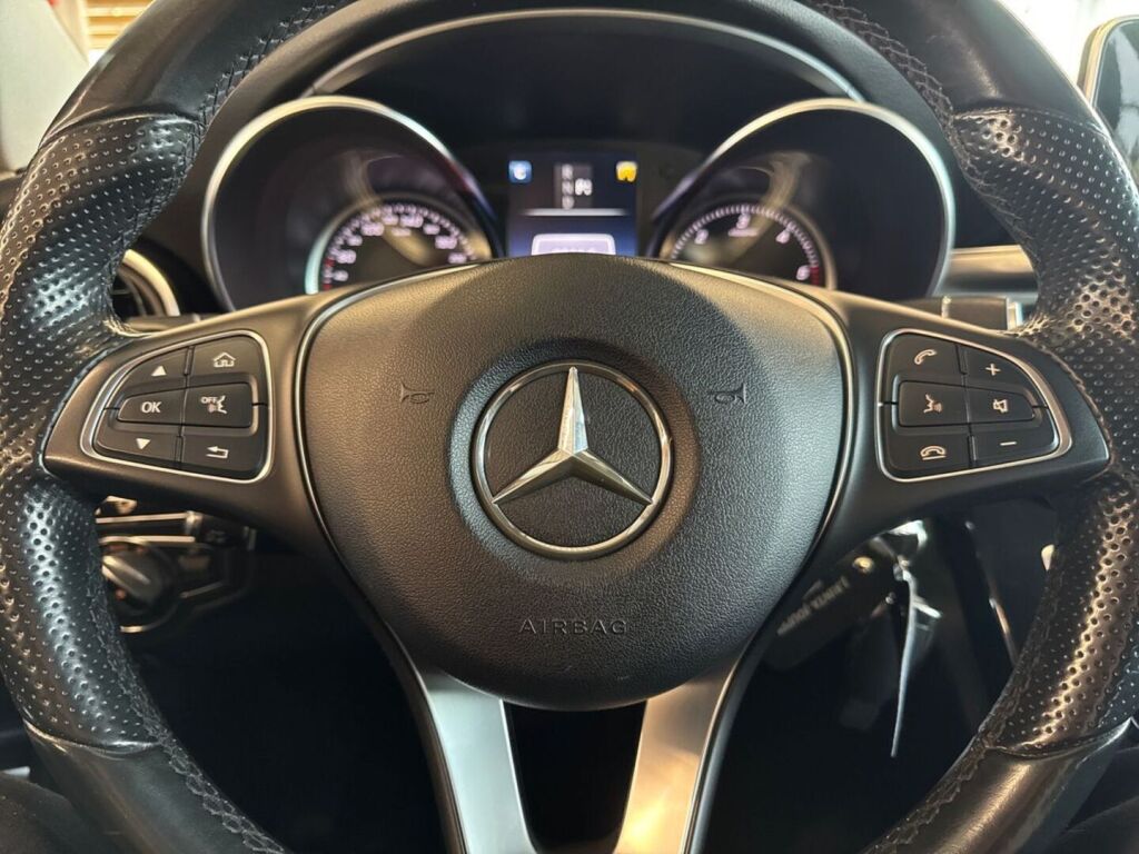 Mercedes-Benz C 2015 Musta
