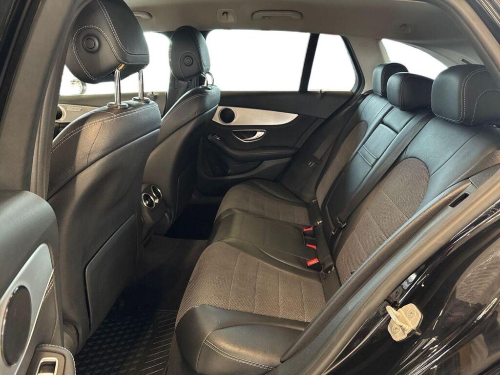 Mercedes-Benz C 2015 Musta