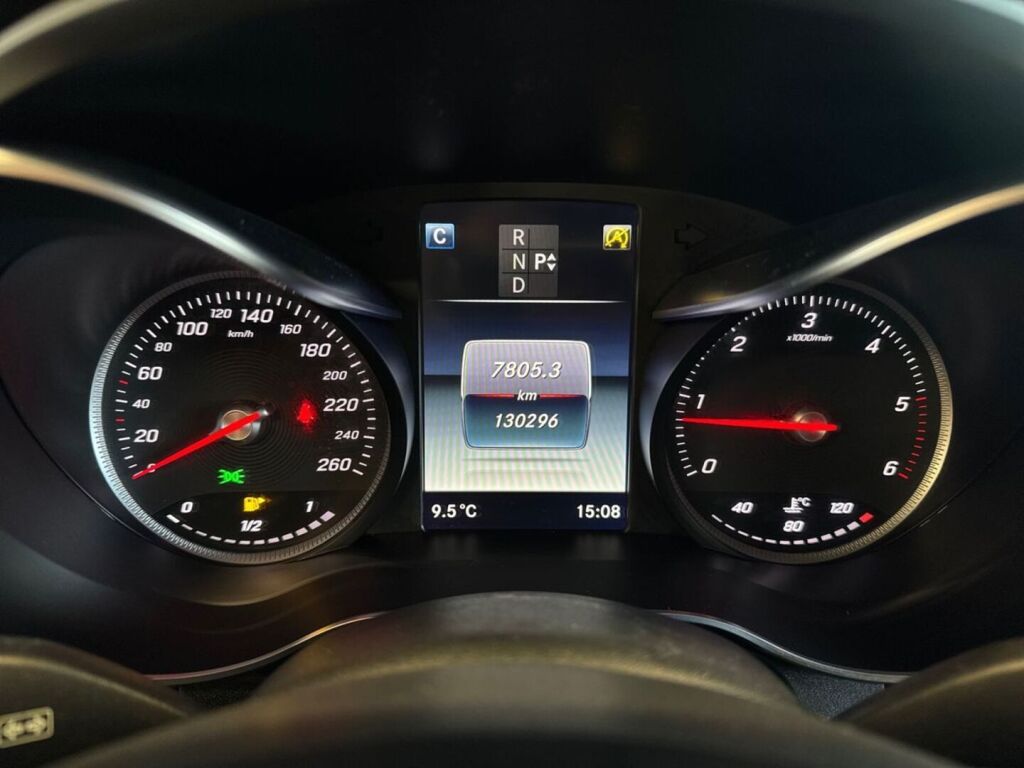 Mercedes-Benz C 2015 Musta