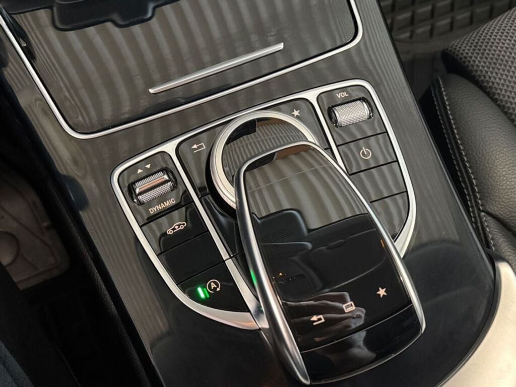 Mercedes-Benz C 2015 Musta