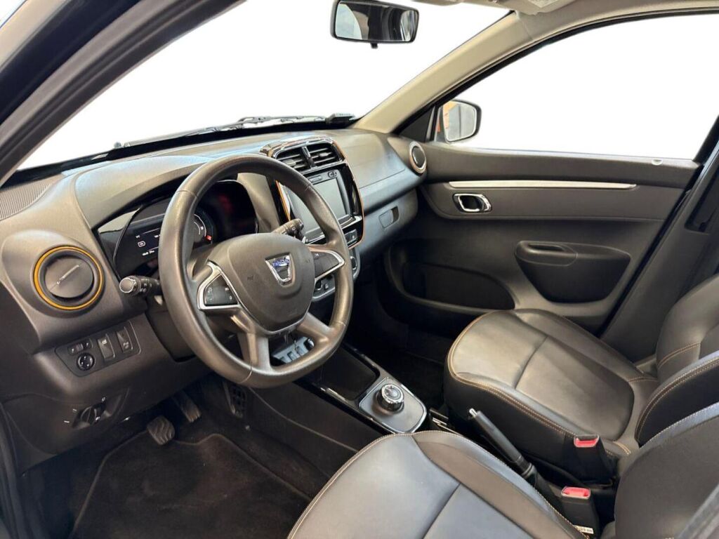 Dacia Spring 2022 Musta